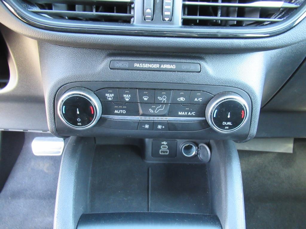 Vehicle image 23 of 30