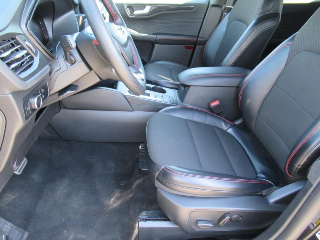 Vehicle image 15 of 30