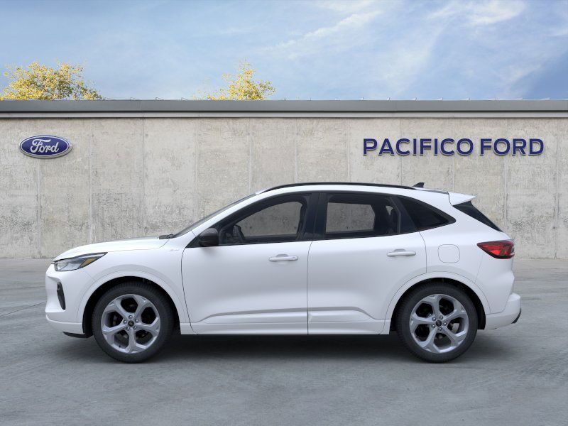 Vehicle image 8 of 25