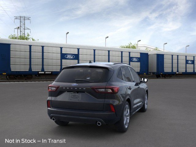Vehicle image 8 of 33