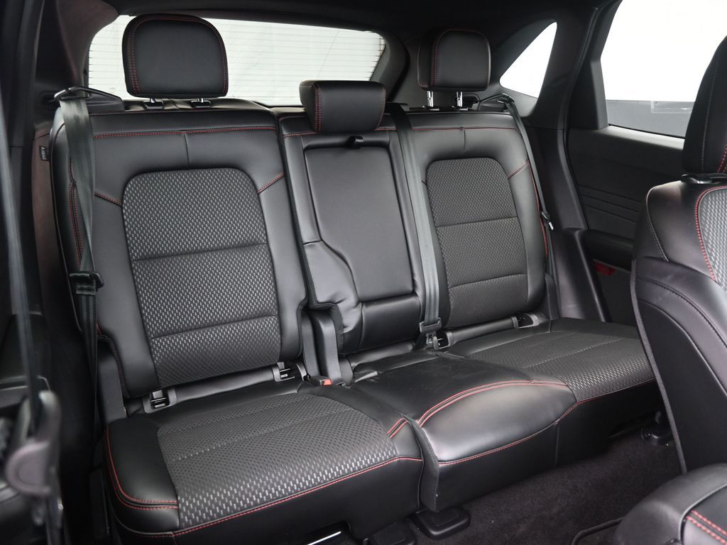 Vehicle image 21 of 38