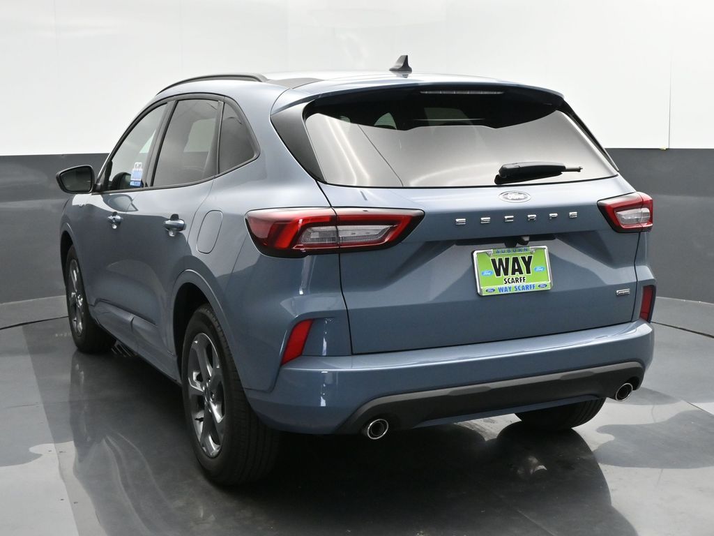 Vehicle image 8 of 38