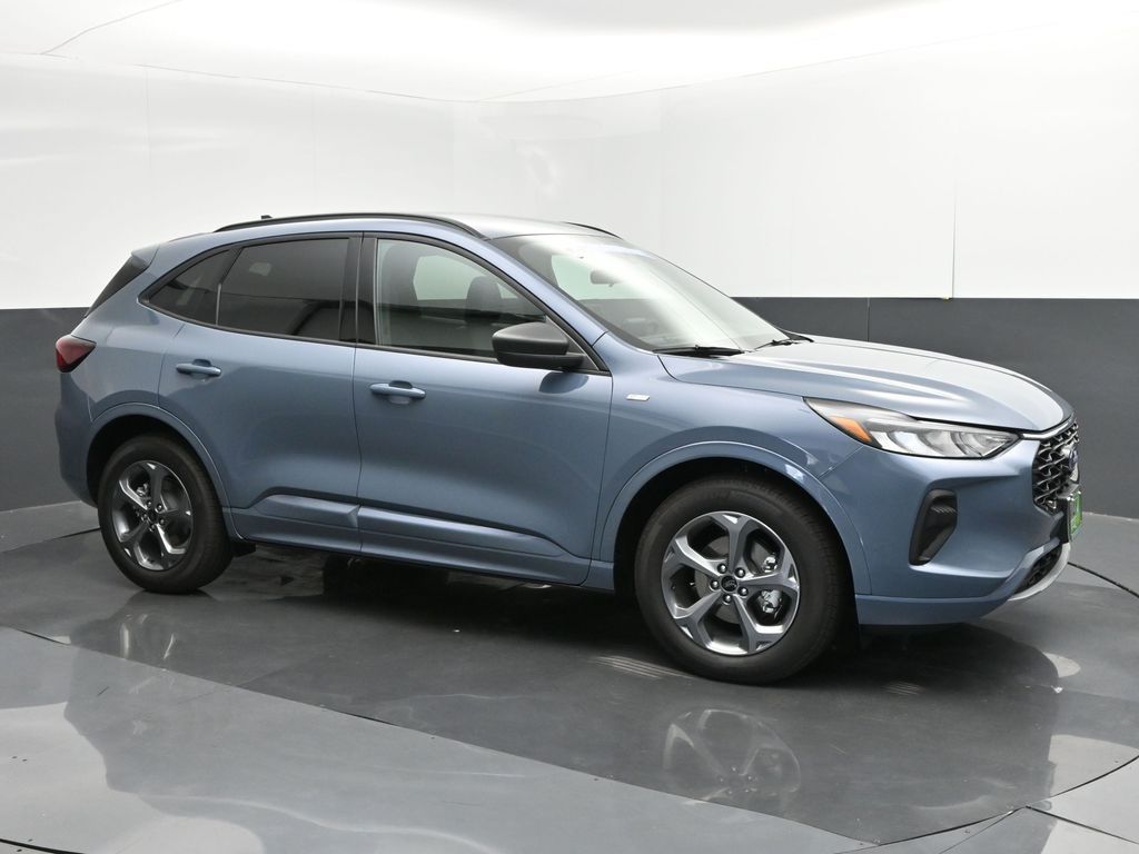 Vehicle image 10 of 38