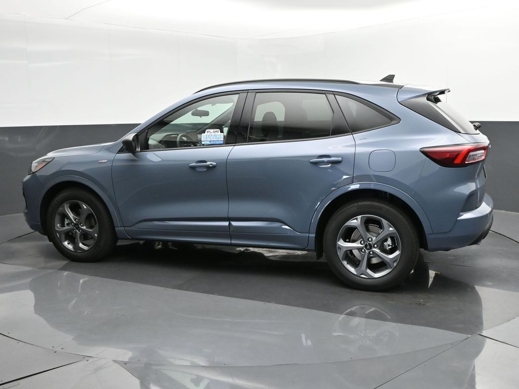 Vehicle image 6 of 38