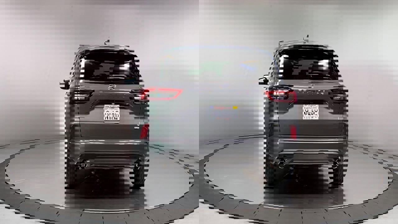 Vehicle image 8 of 34