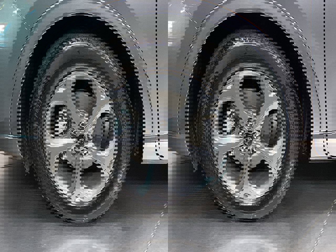 Vehicle image 14 of 34