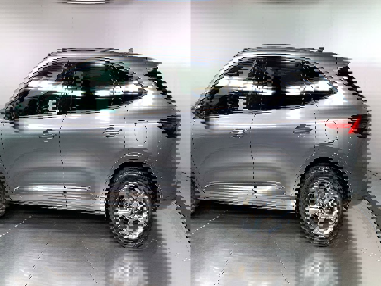 Vehicle image 11 of 34