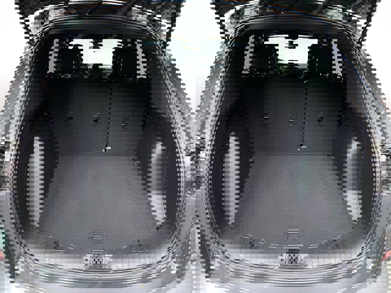 Vehicle image 32 of 34