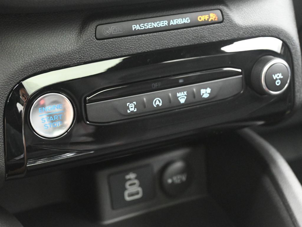 Vehicle image 27 of 38