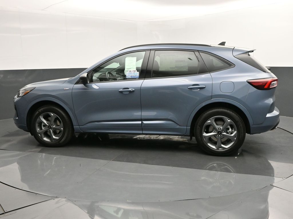 Vehicle image 8 of 38