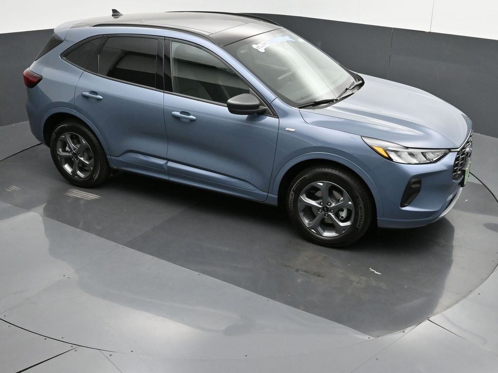 Vehicle image 18 of 38