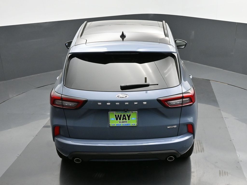 Vehicle image 4 of 38