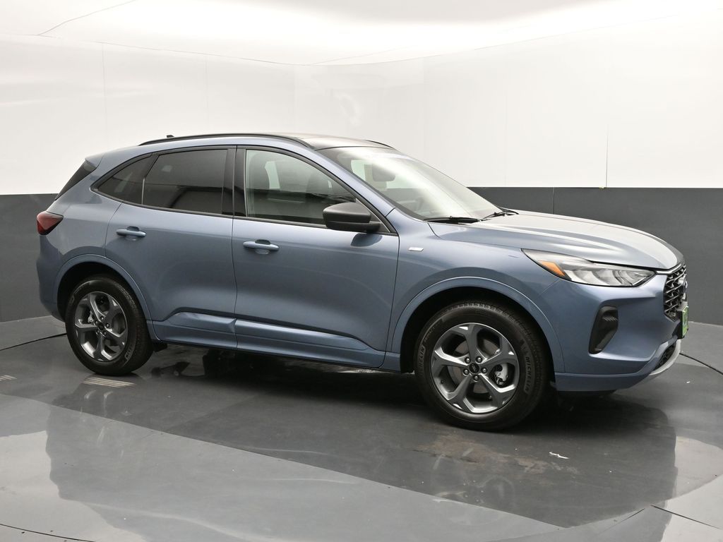 Vehicle image 5 of 38