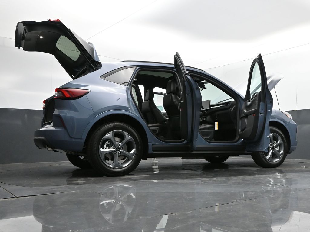 Vehicle image 15 of 38