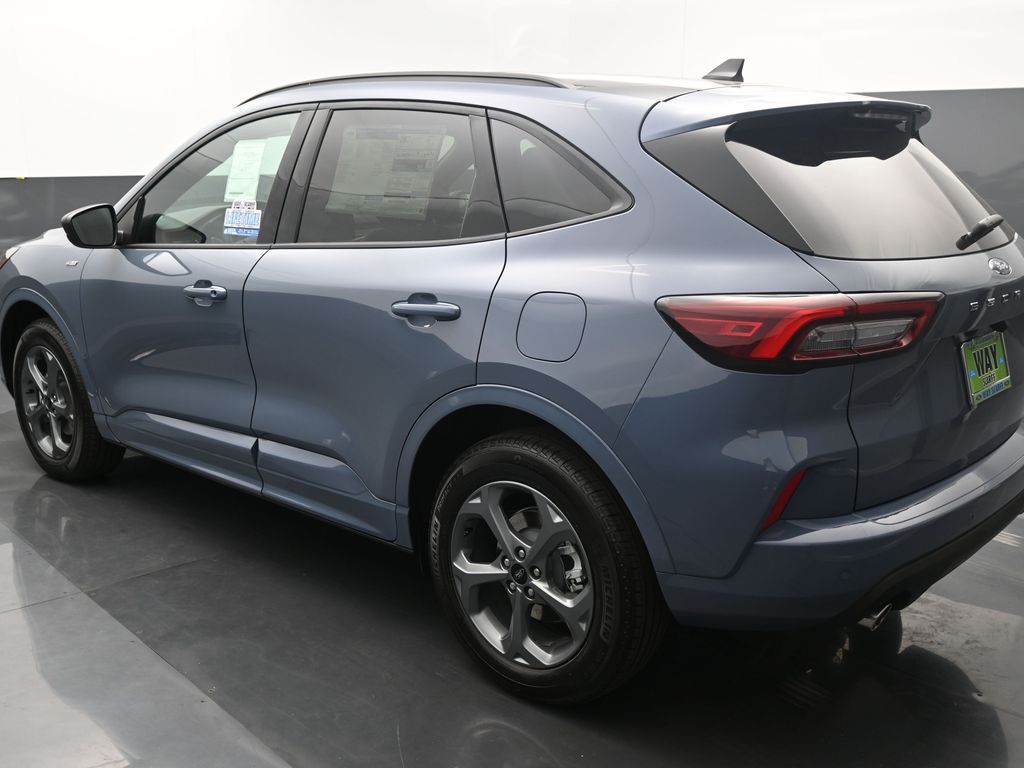Vehicle image 14 of 38