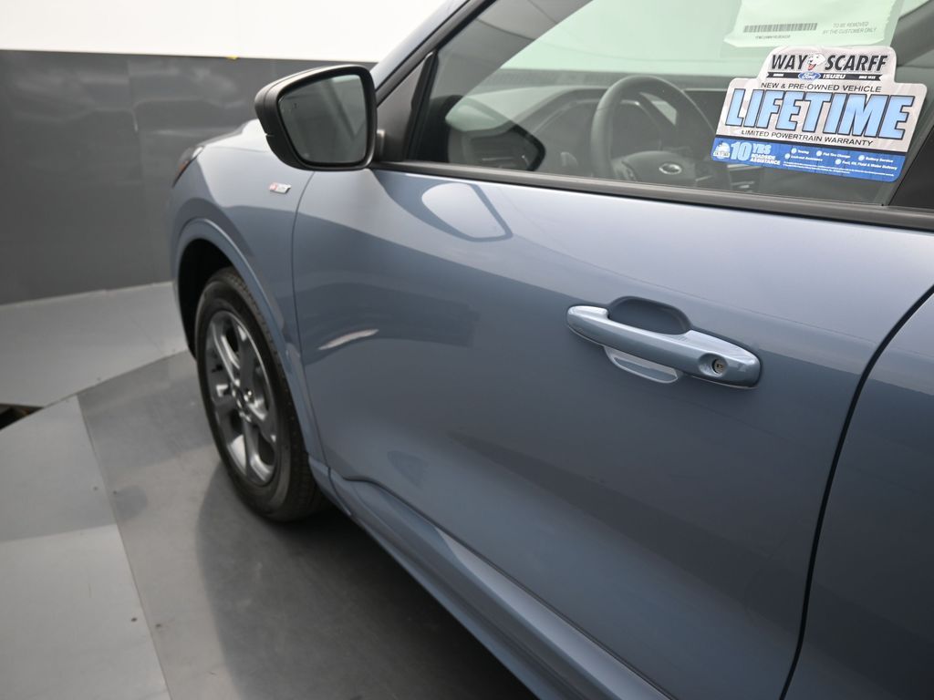 Vehicle image 13 of 38