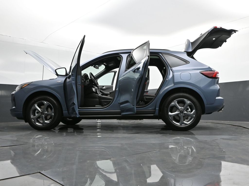 Vehicle image 2 of 38