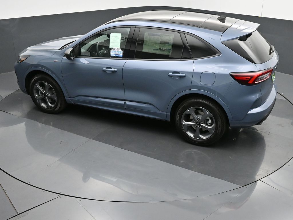 Vehicle image 17 of 38