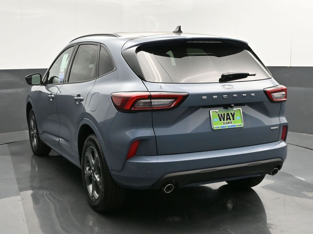 Vehicle image 9 of 38