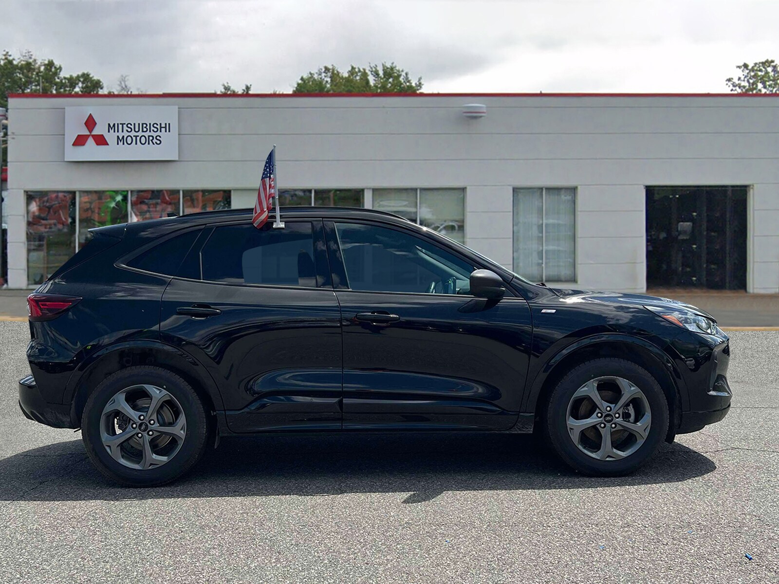 Vehicle image 3 of 28