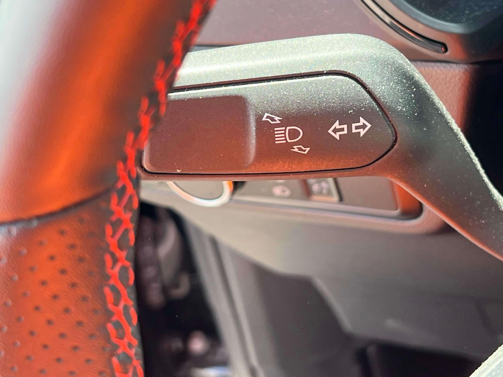 Vehicle image 18 of 28