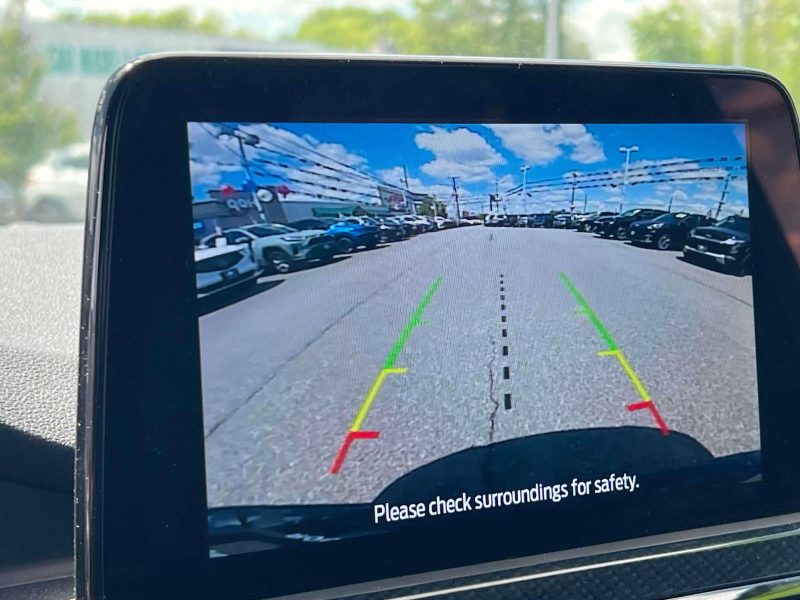 Vehicle image 15 of 28