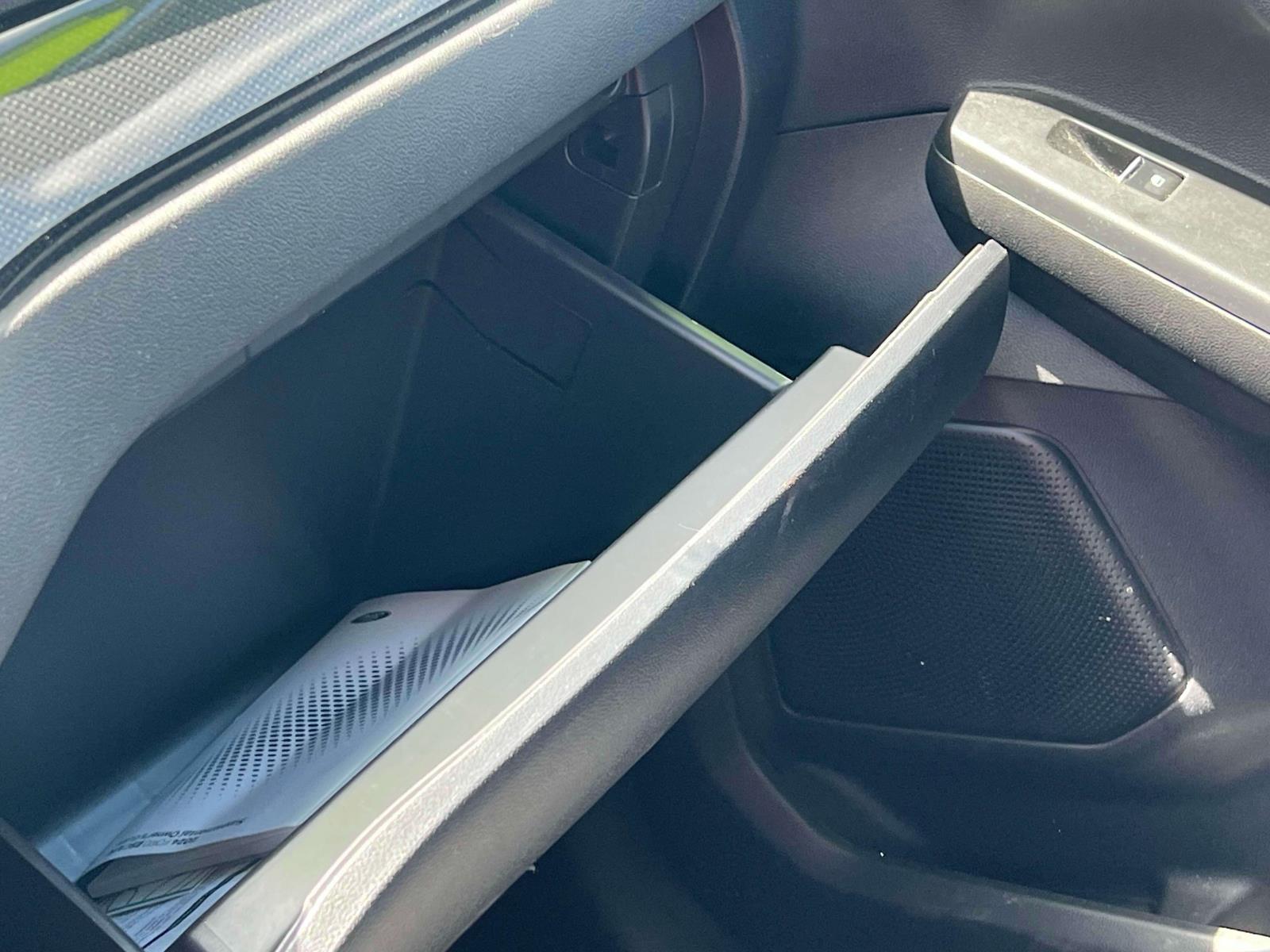 Vehicle image 11 of 28