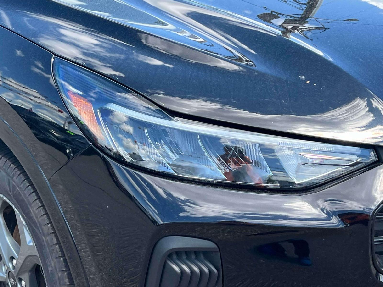 Vehicle image 8 of 28