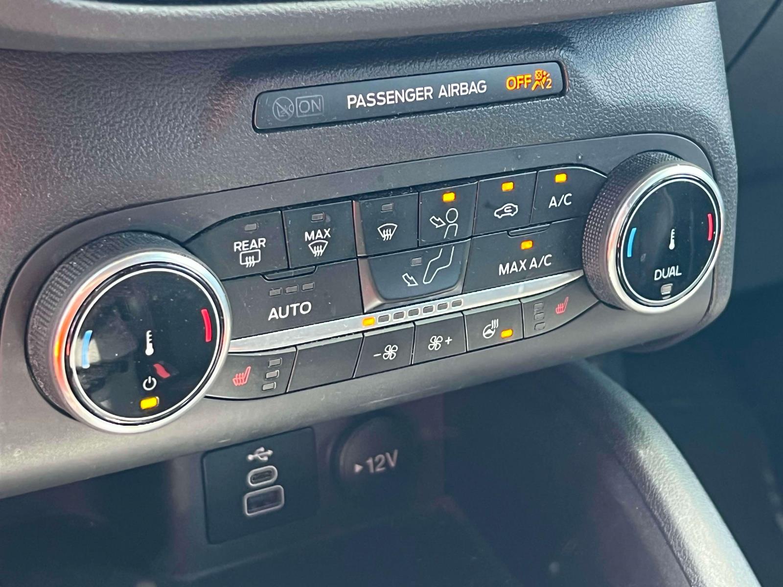 Vehicle image 14 of 28