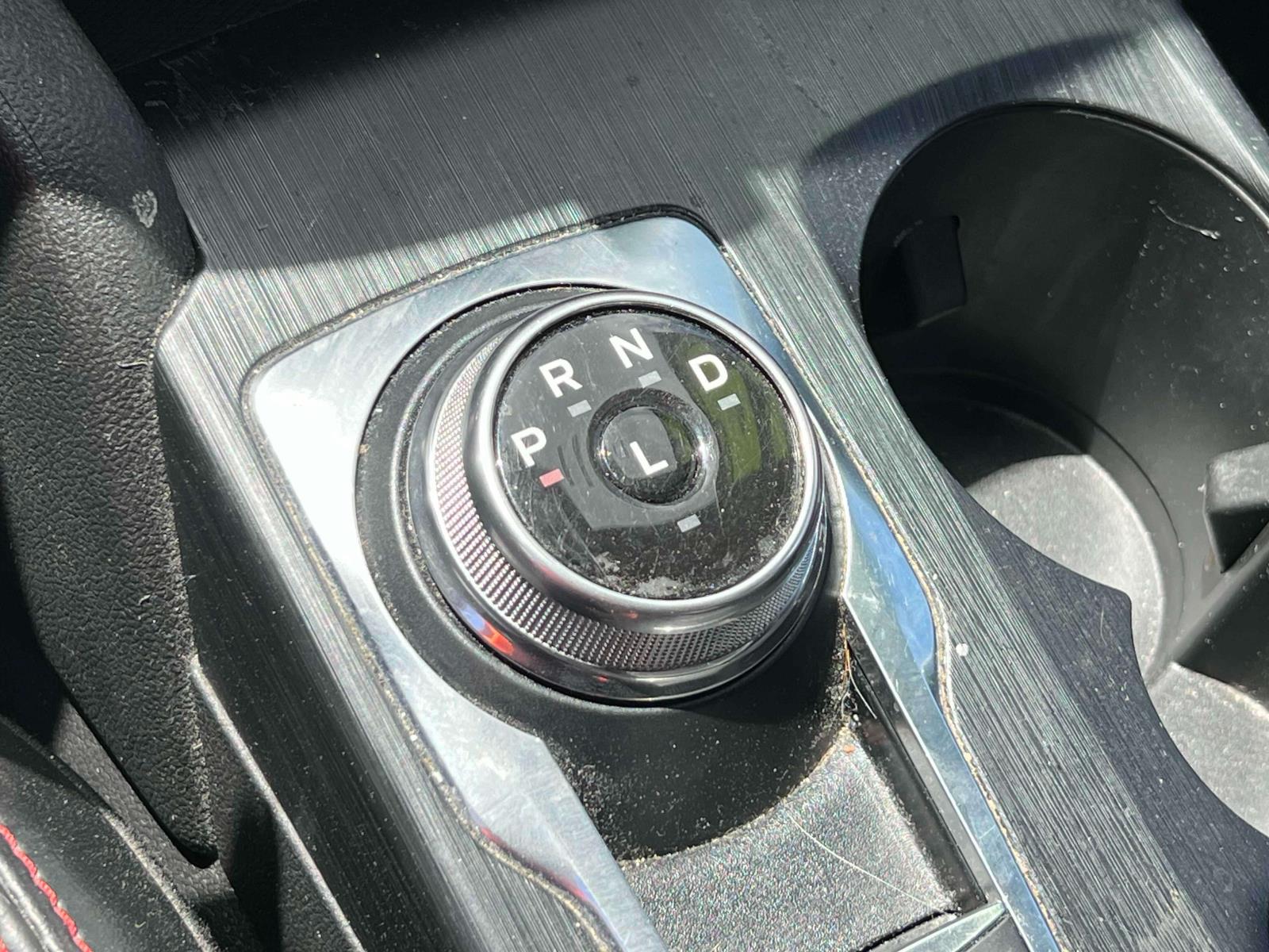 Vehicle image 13 of 28