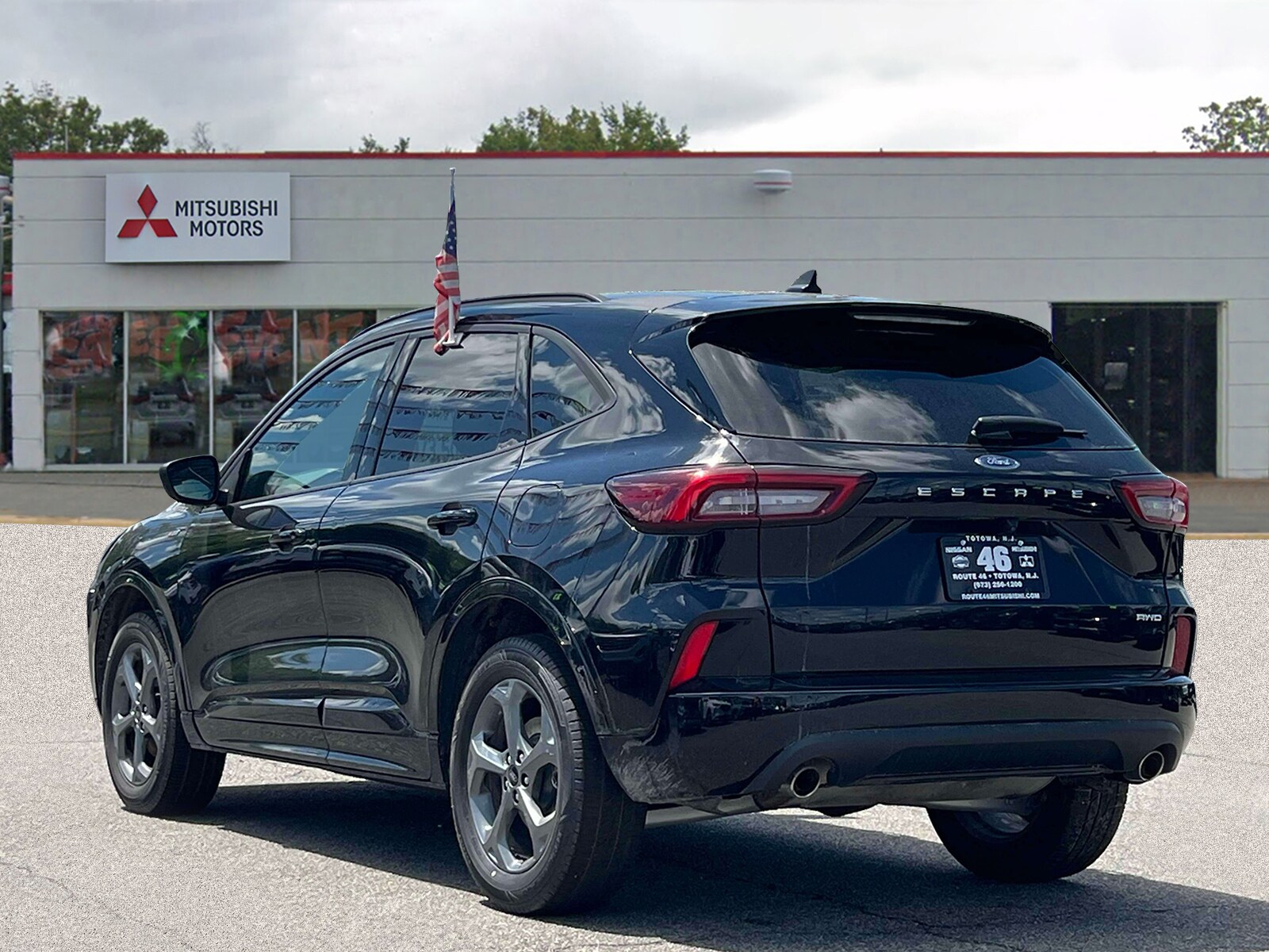 Vehicle image 5 of 28