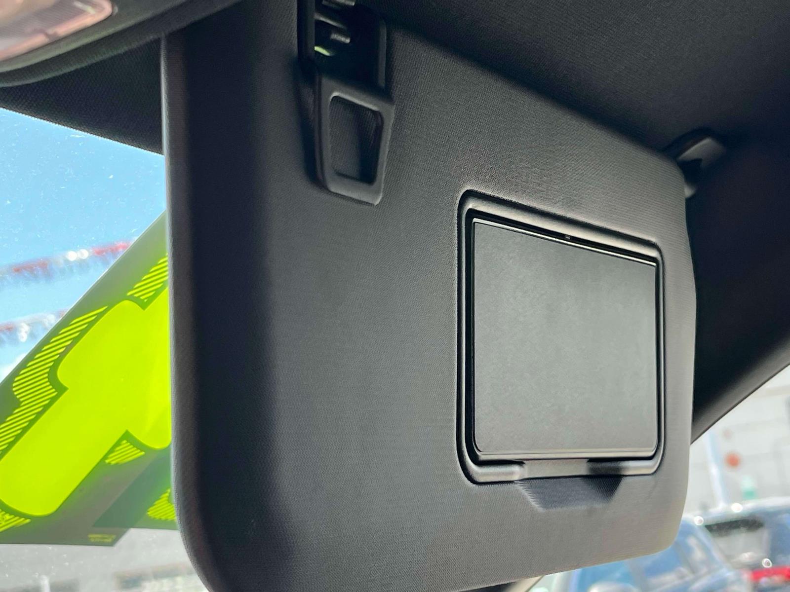Vehicle image 12 of 28