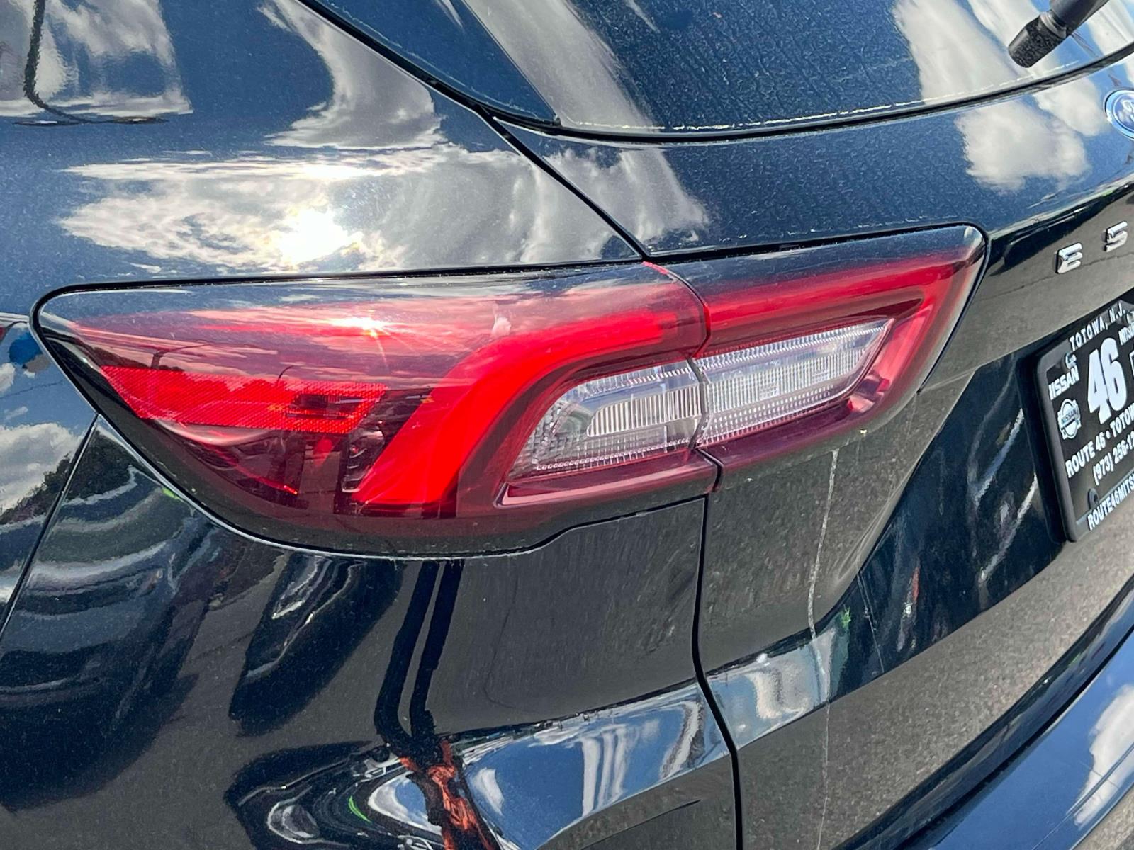 Vehicle image 9 of 28