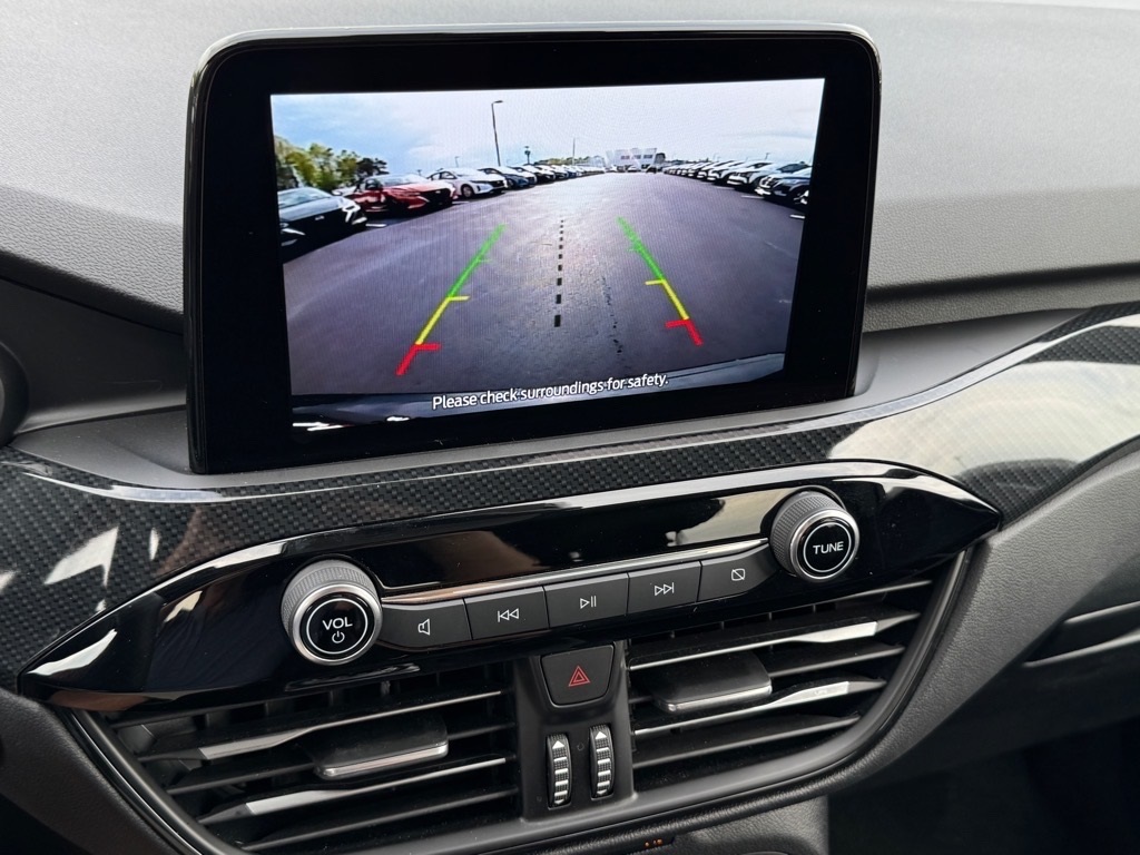 Vehicle image 12 of 25