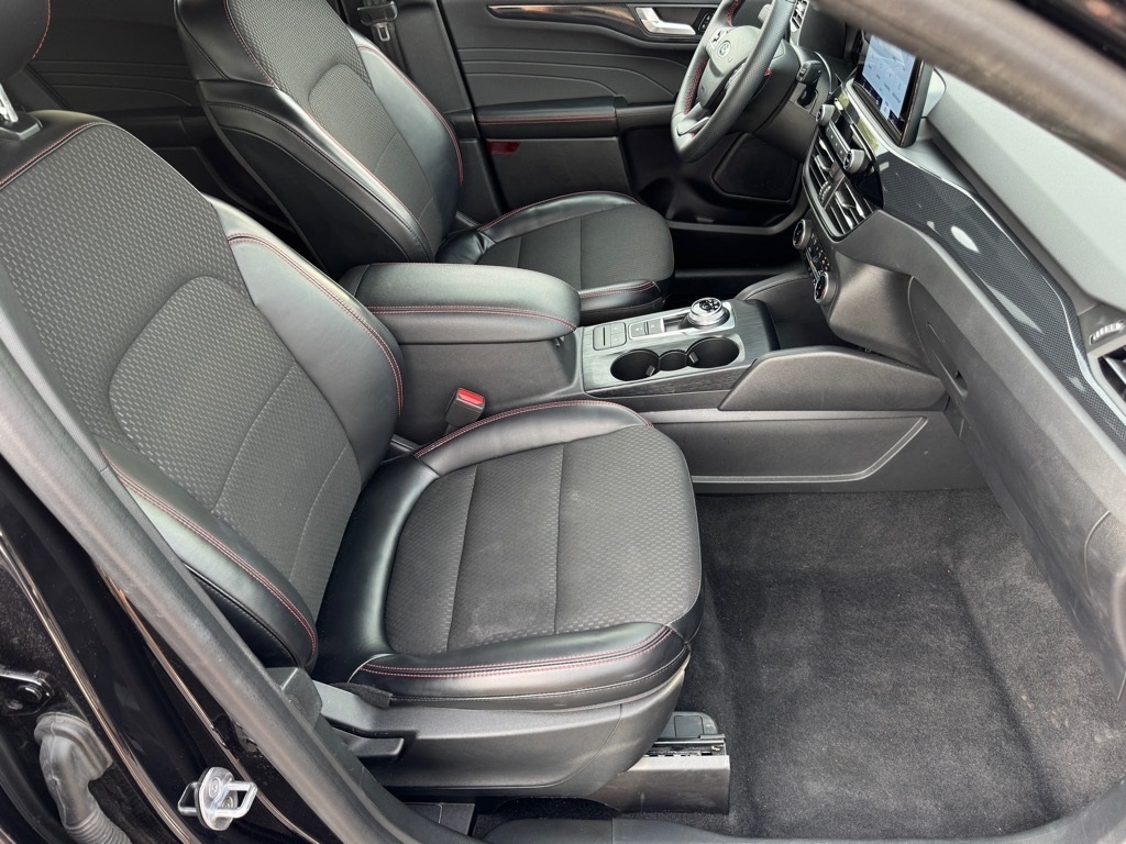 Vehicle image 16 of 25