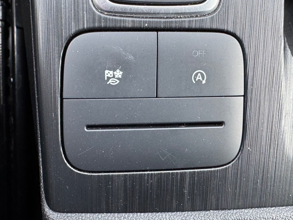 Vehicle image 14 of 25