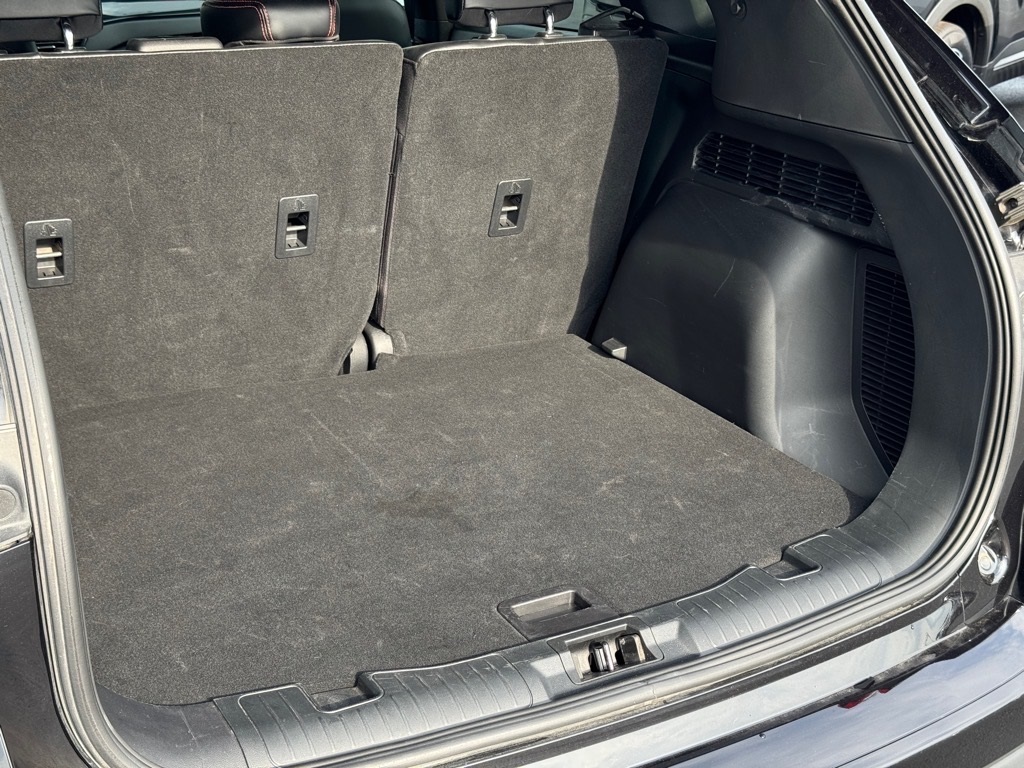 Vehicle image 21 of 25