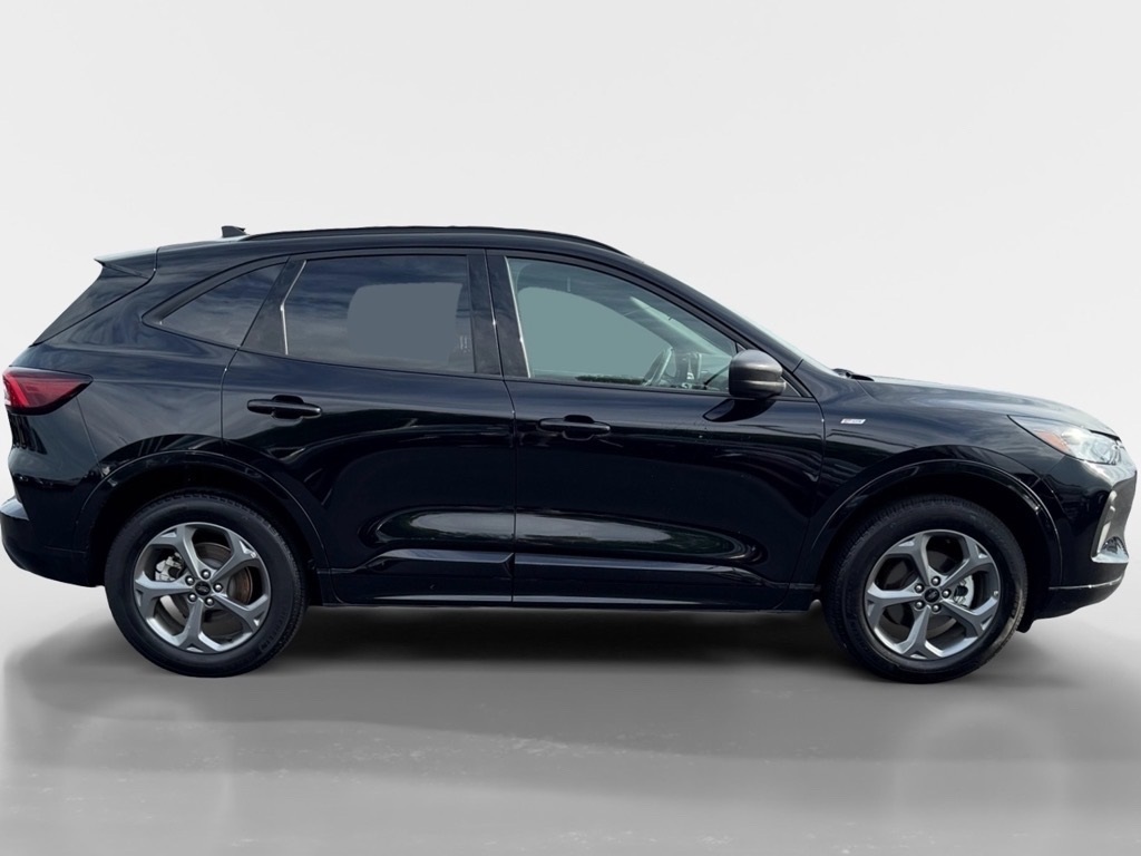Vehicle image 4 of 25