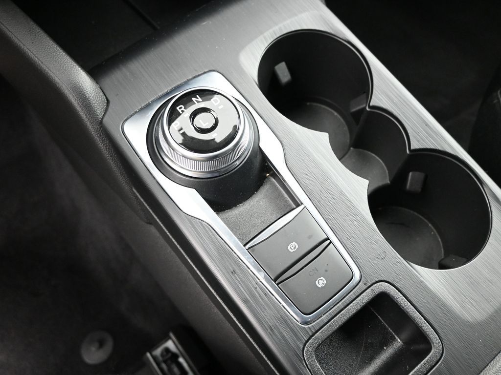 Vehicle image 23 of 40