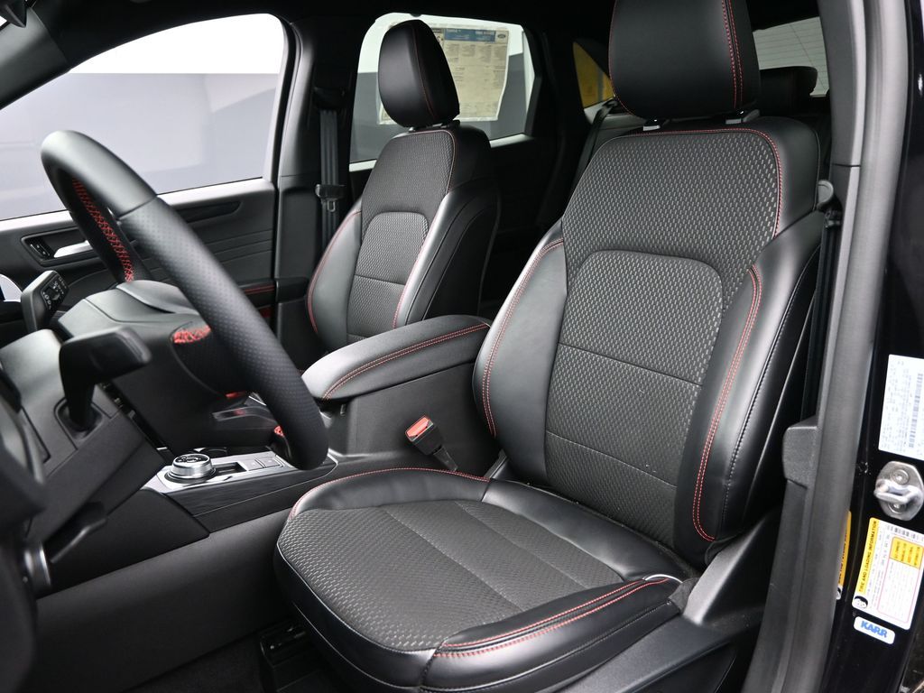 Vehicle image 29 of 40