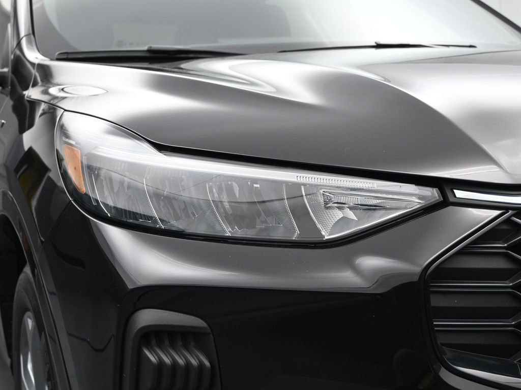 Vehicle image 19 of 40