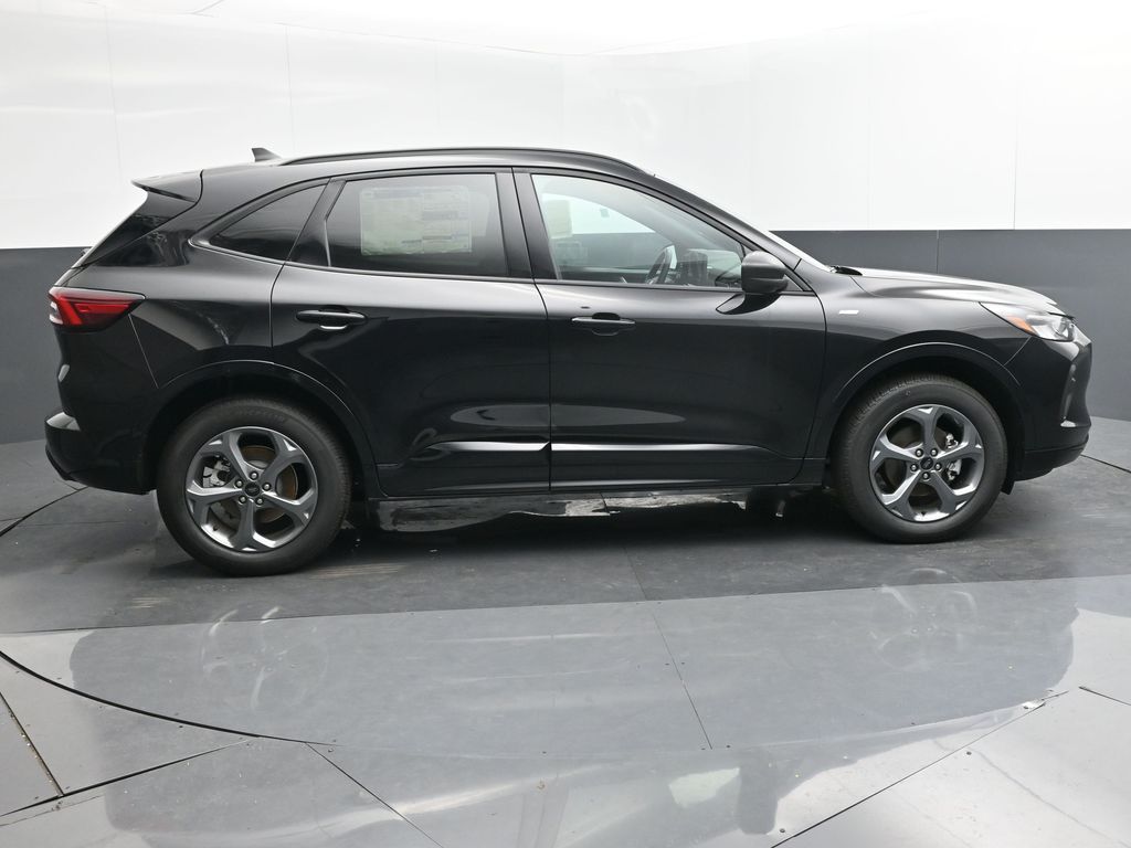 Vehicle image 5 of 40