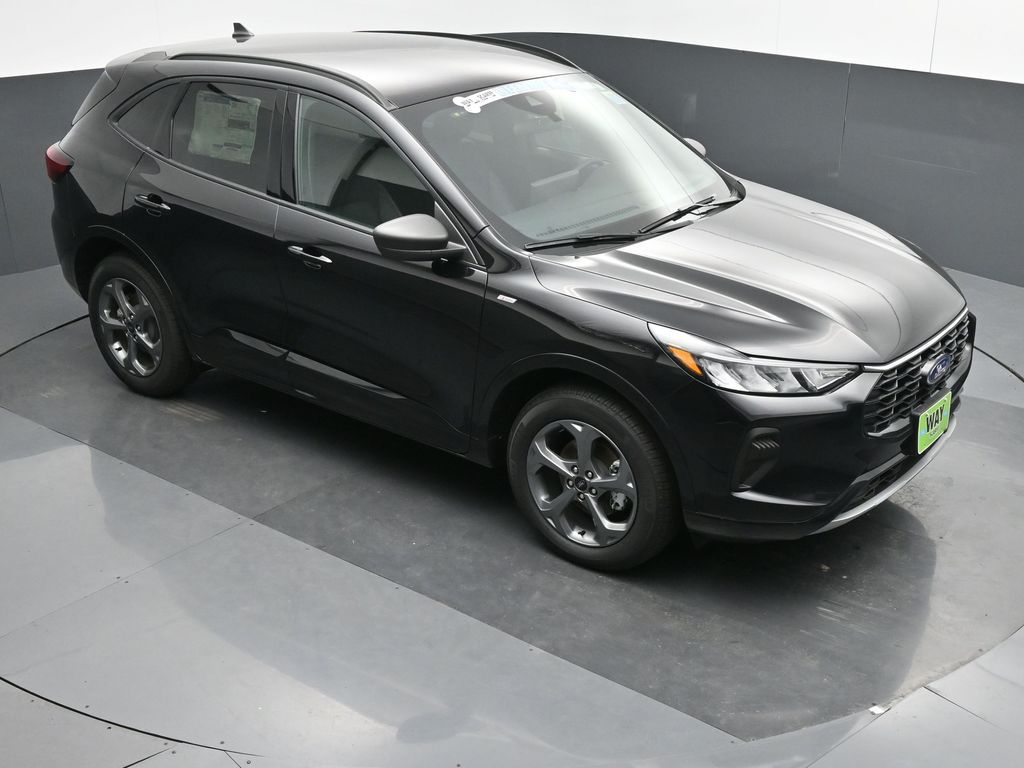 Vehicle image 4 of 40