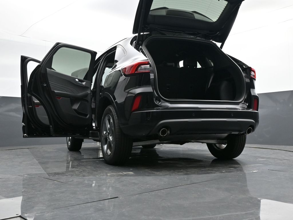 Vehicle image 38 of 40