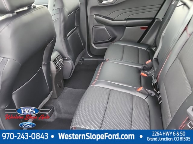 Vehicle image 10 of 15