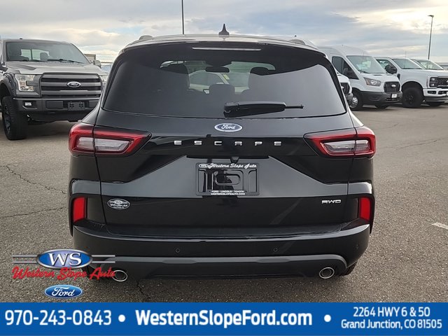 Vehicle image 4 of 15