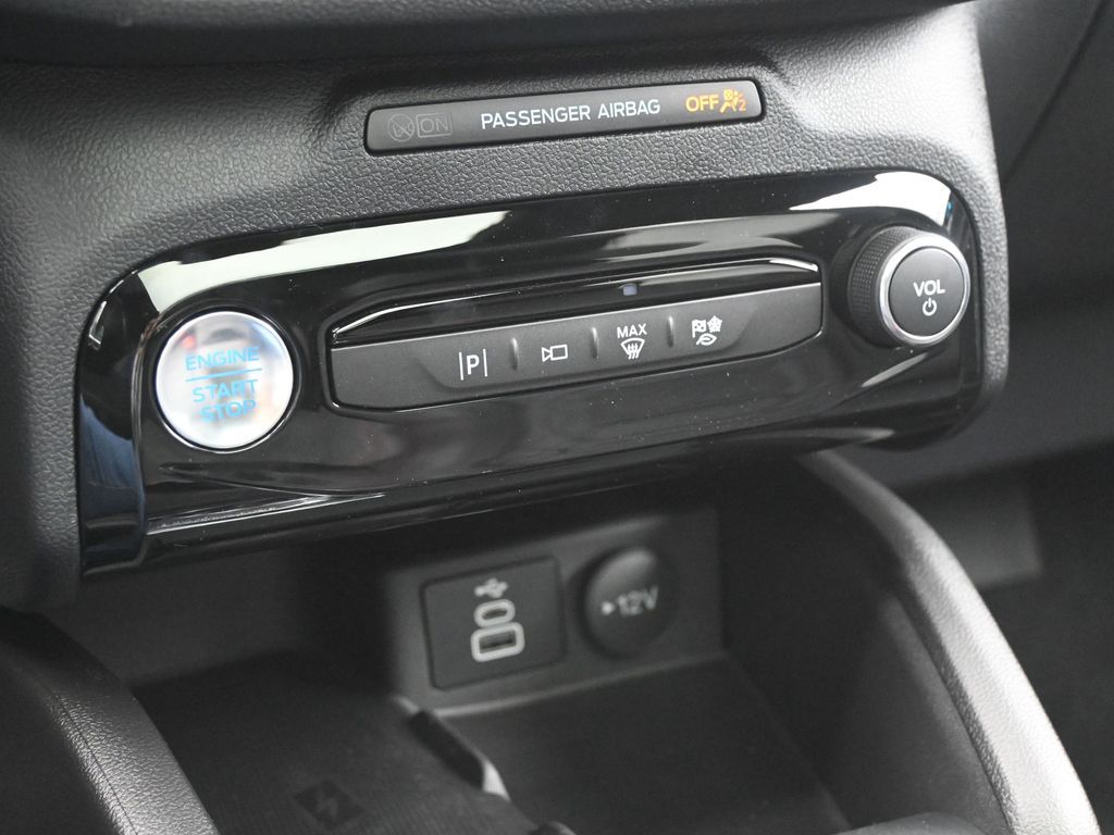 Vehicle image 26 of 37
