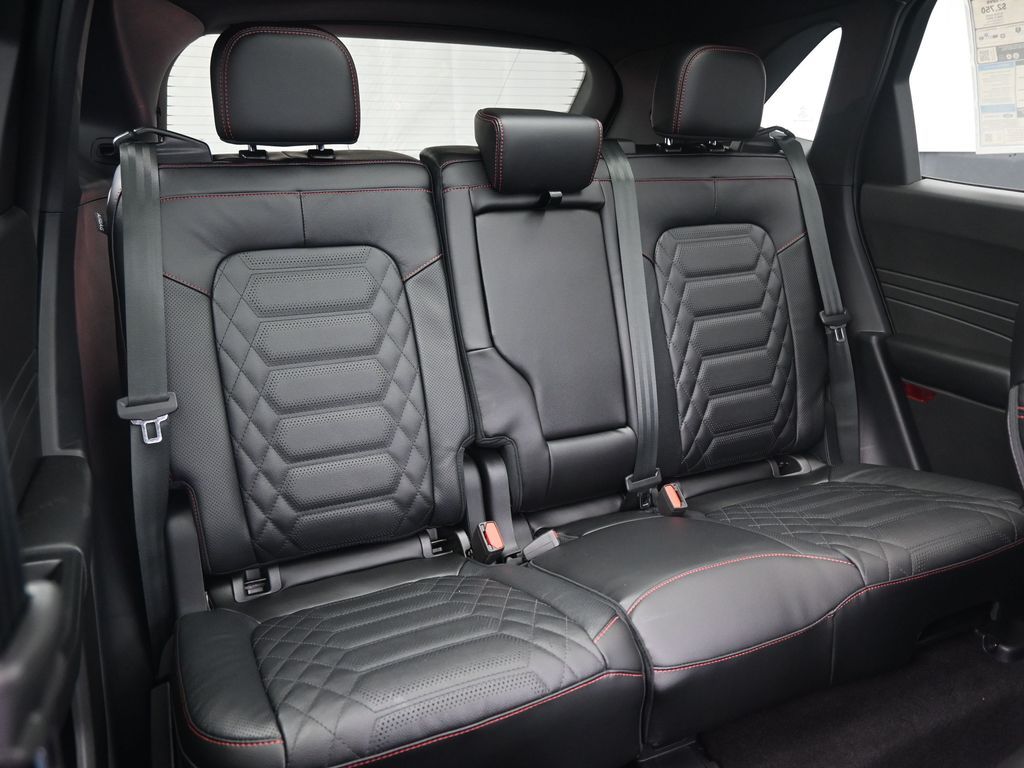 Vehicle image 20 of 37
