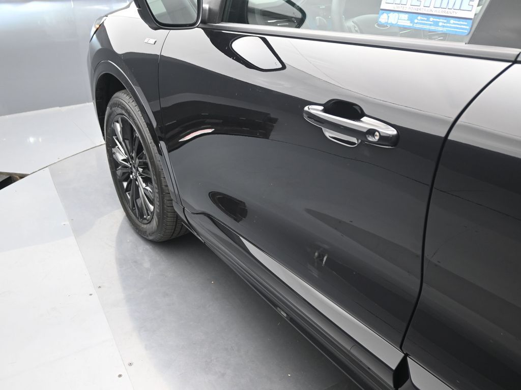 Vehicle image 32 of 37