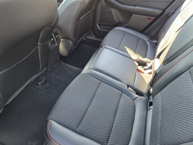 Vehicle image 19 of 23